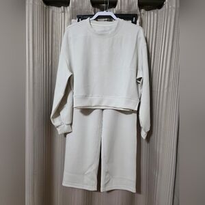 Elegant Cream Women's Jogger Set. NWT